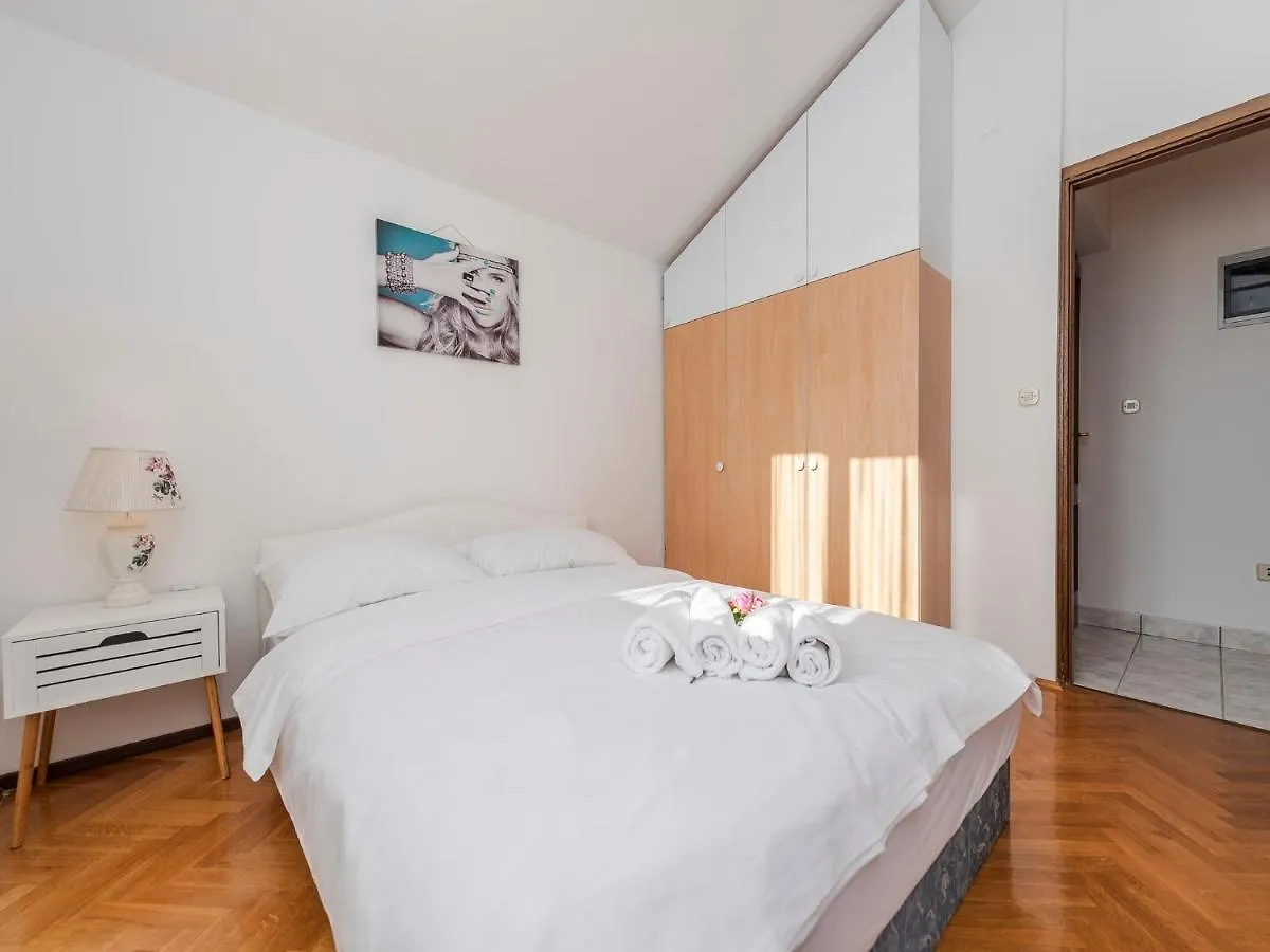 Villa Antonella Privlaka  Holiday home