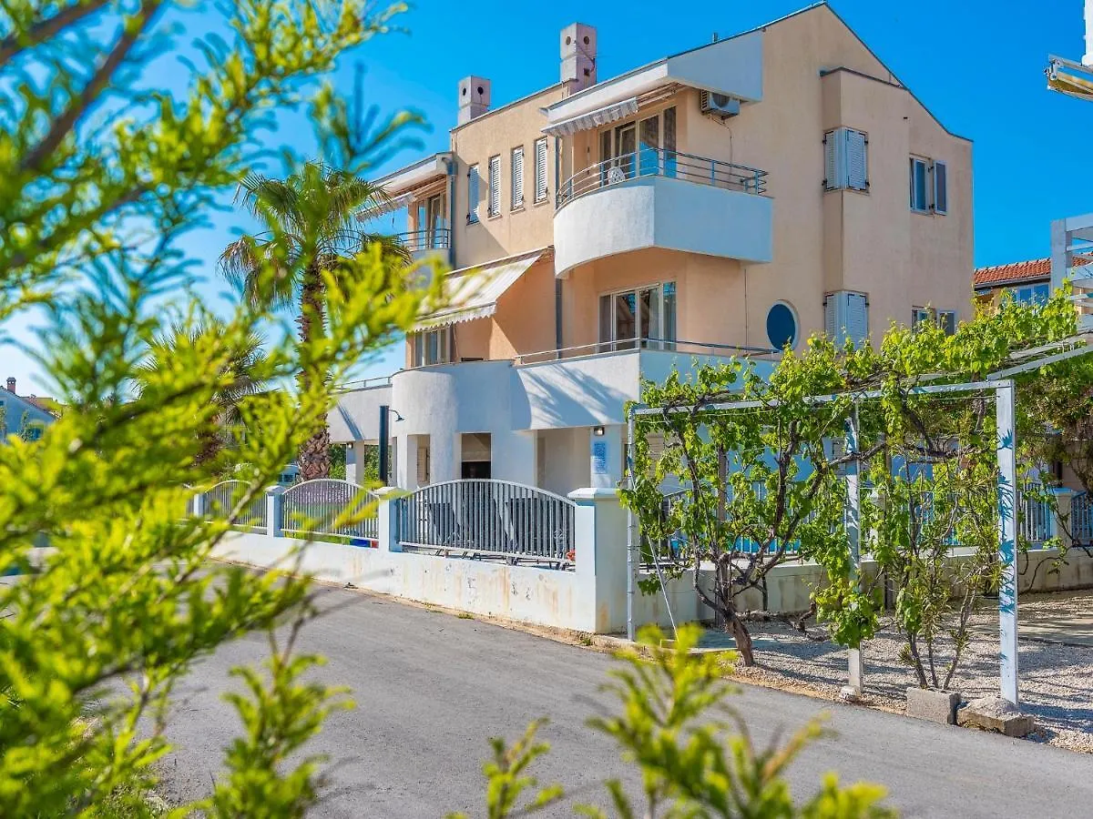 Holiday home Villa Antonella Privlaka